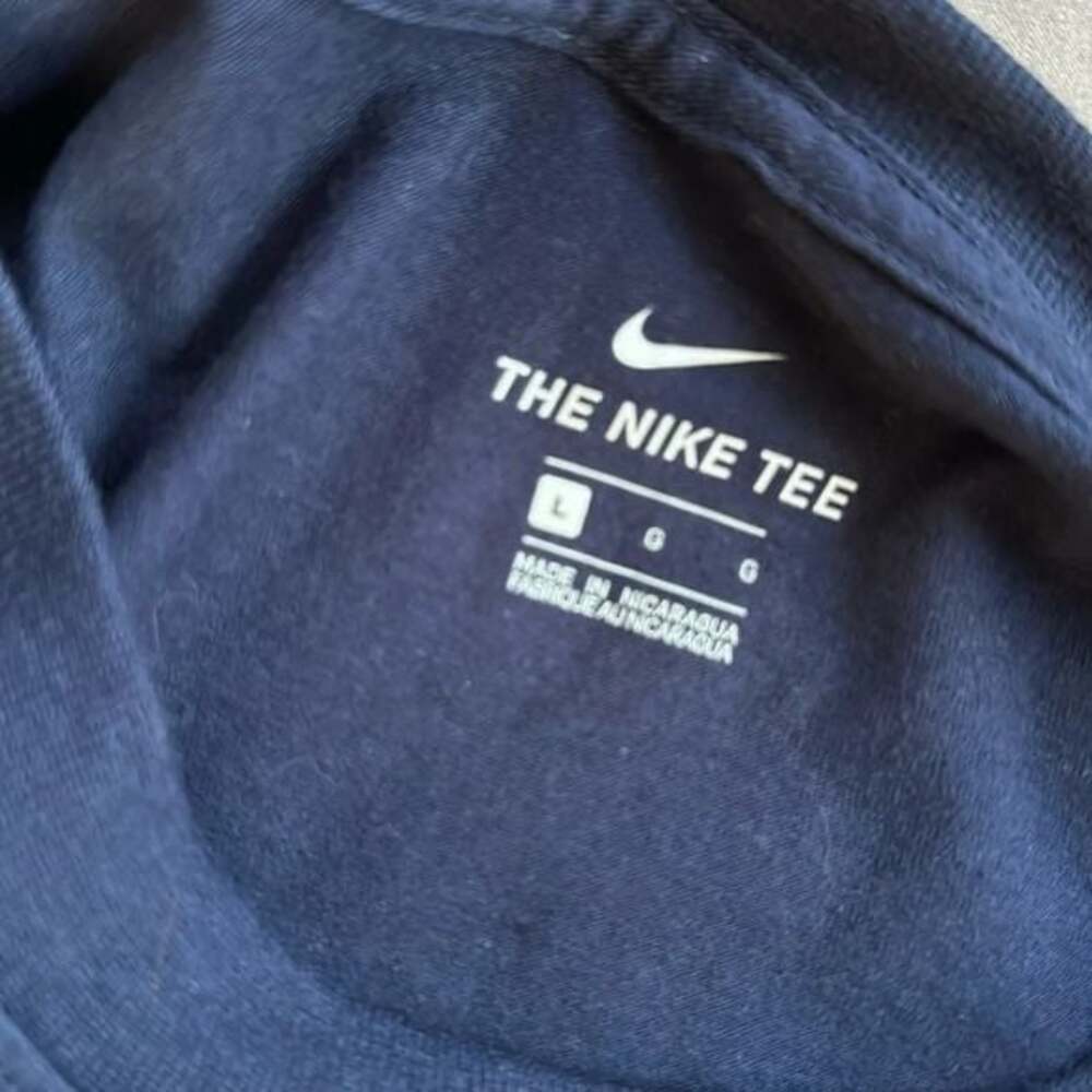 Women’s Nike Patriot’s T-Shirt Size L - Picture 3 of 3